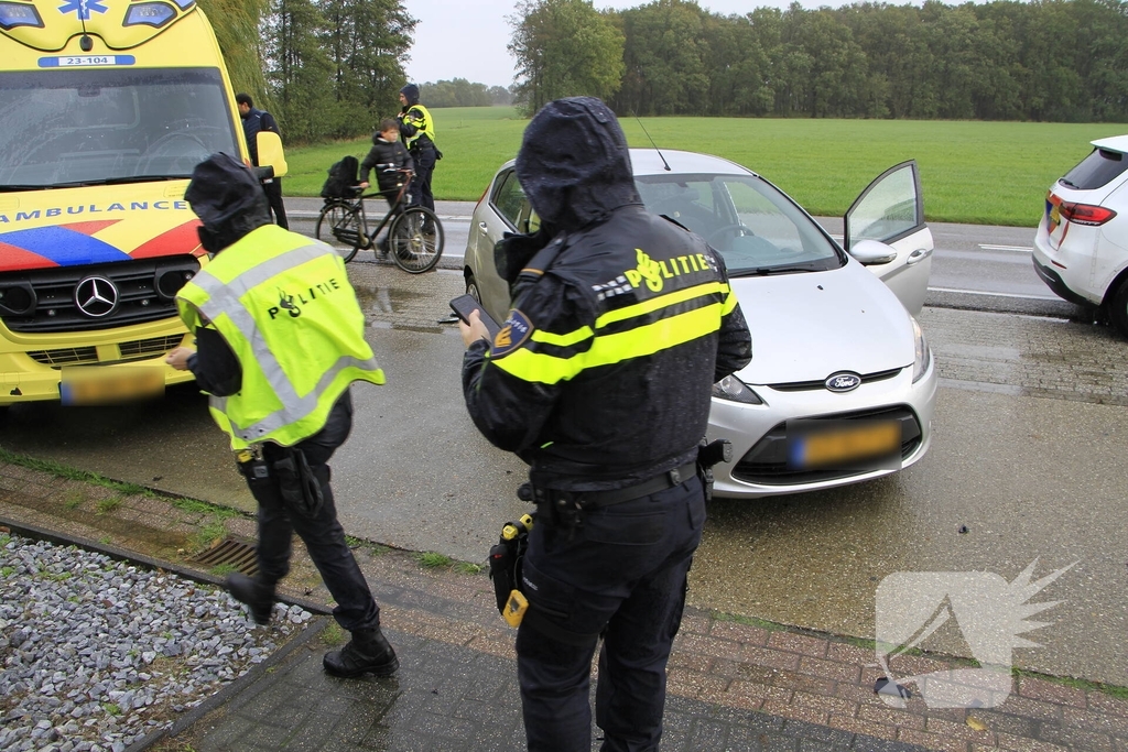 Crossmotor geschept door auto tijdens ongeval