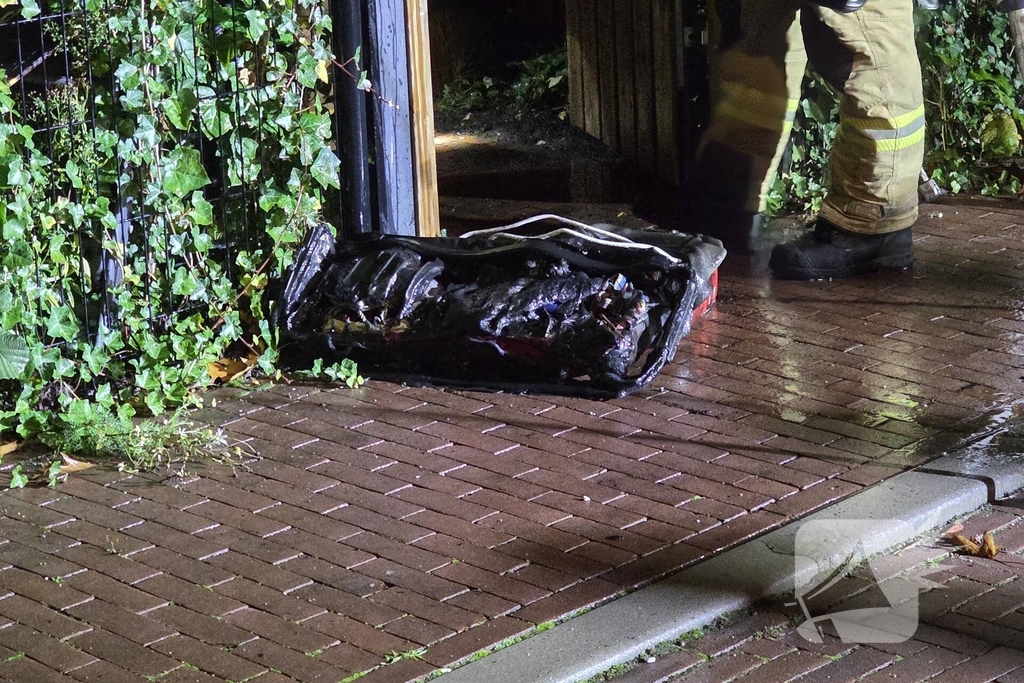 Brand in bijgebouw snel geblust