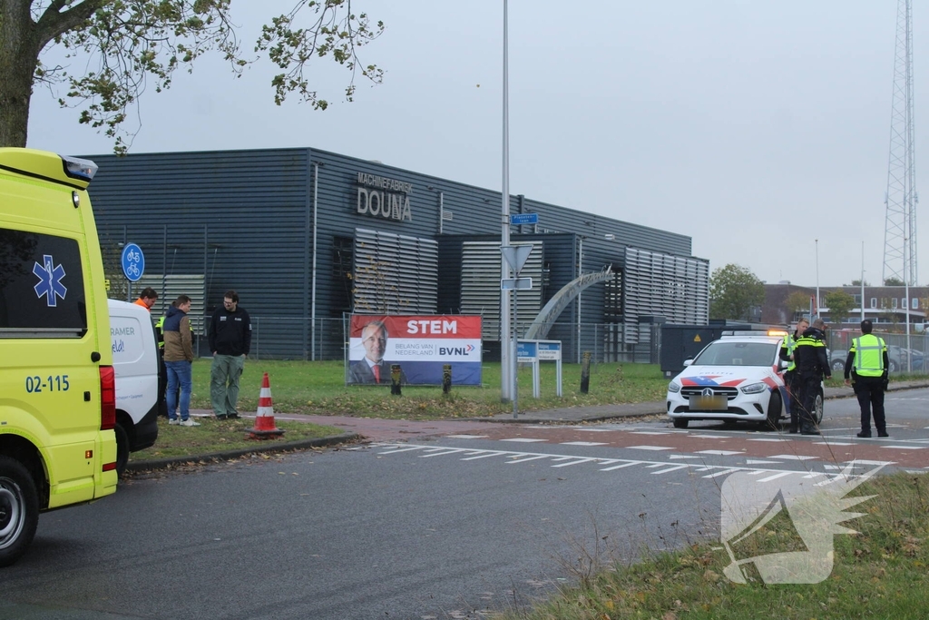 Fietser aangereden door bestelbus