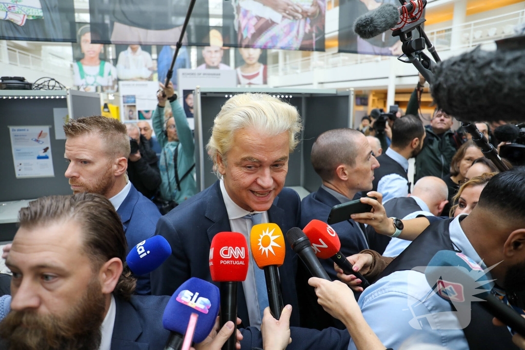 Grote belangstelling voor Wilders bij stembus