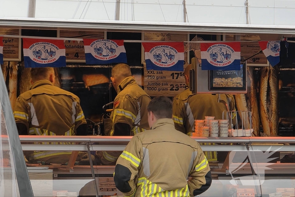 Viskraam brand snel onder controle