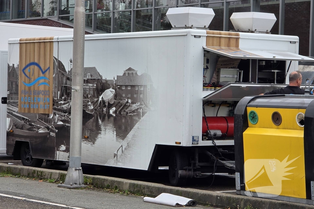 Viskraam brand snel onder controle