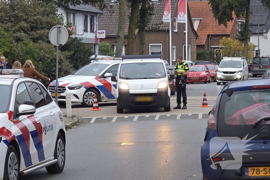 Automobilist krijgt bekeuring vanwege rijdend filmen van hulpdiensten