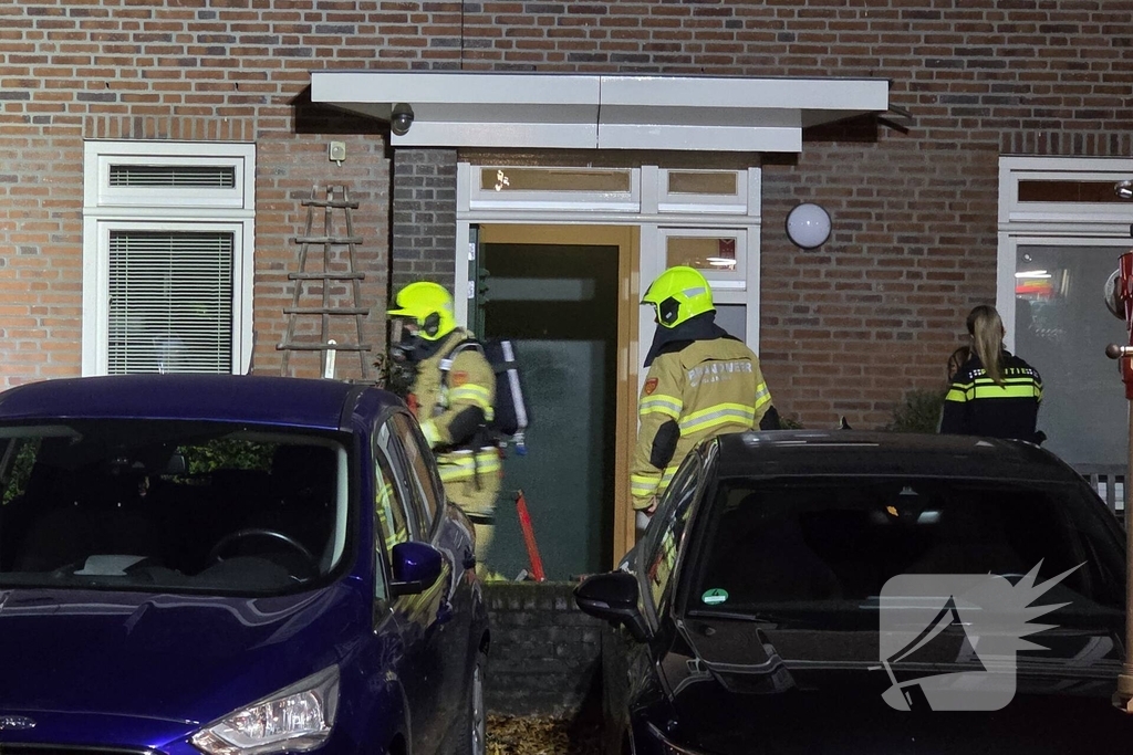 Woningbrand door vergeten pannetje, bewoner nagekeken door het ambulancepersoneel