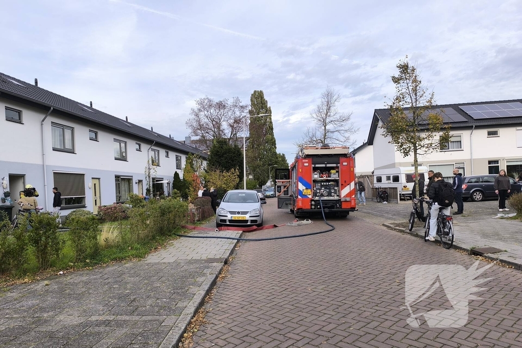 Brand in schuur snel onder controle
