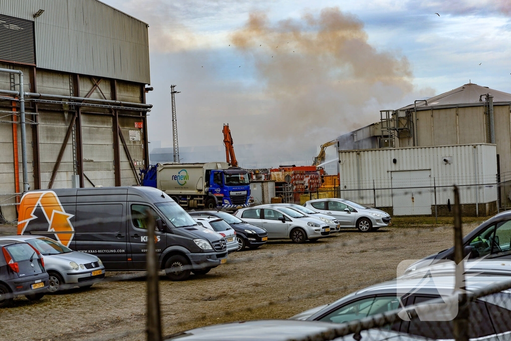 Brand in opslagloods van afvalverwerker