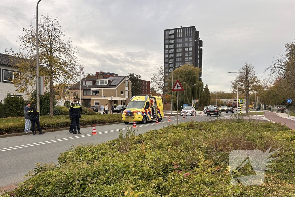 Motorrijder en fietser met elkaar in botsing