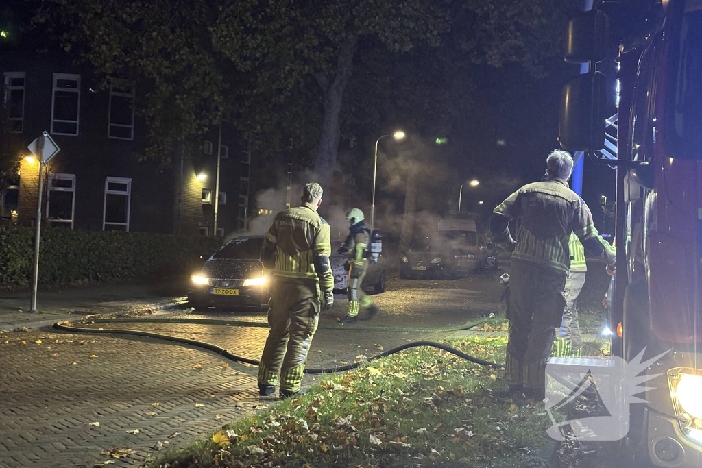 Rookontwikkeling uit geparkeerde auto