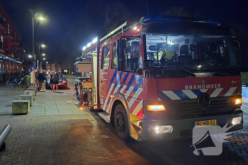 Deur ingetrapt na keukenbrand