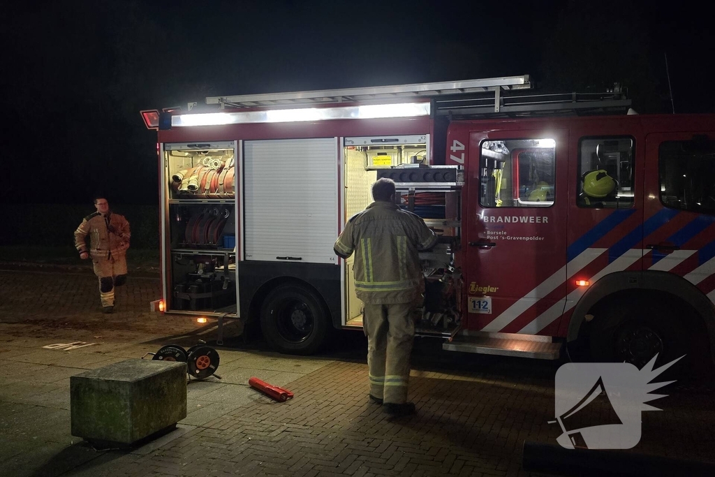Deur ingetrapt na keukenbrand