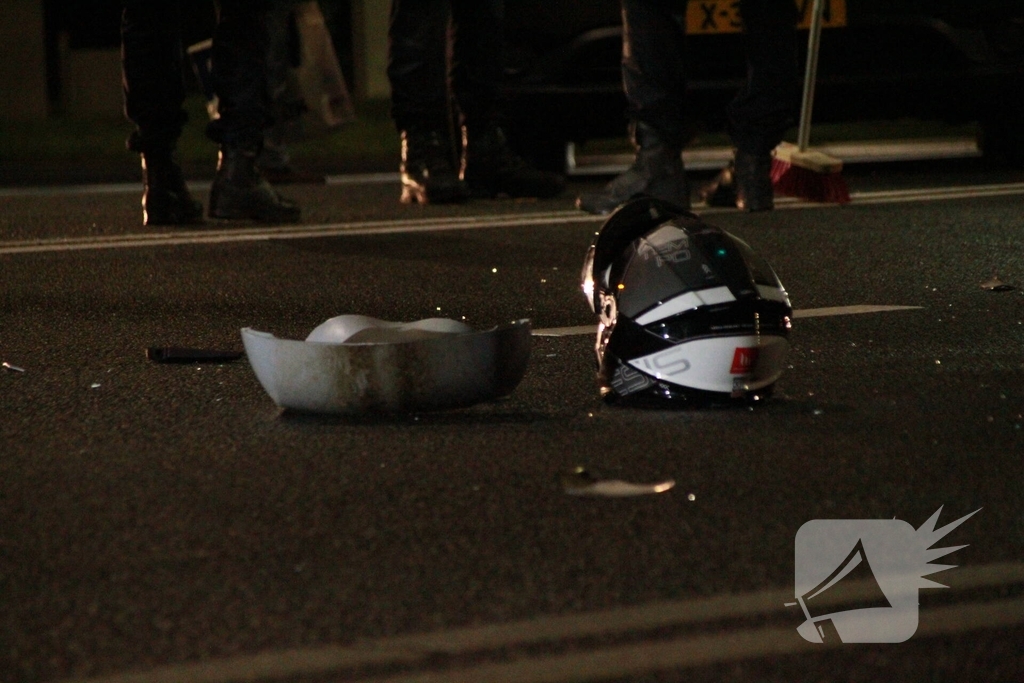 aanrijding tussen auto en scooter leidt tot gewonde