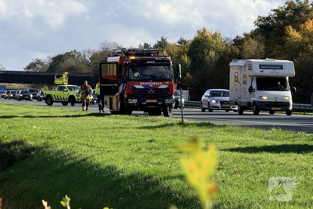 Brand in auto leidt tot afsluiting rijstrook