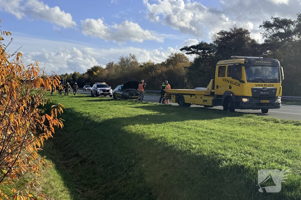Brand in auto leidt tot afsluiting rijstrook