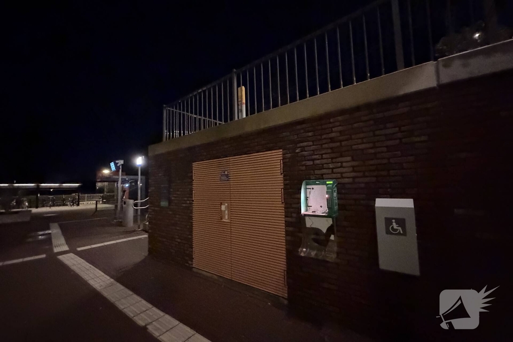 AED gestolen na vandalisme met vuurwerk