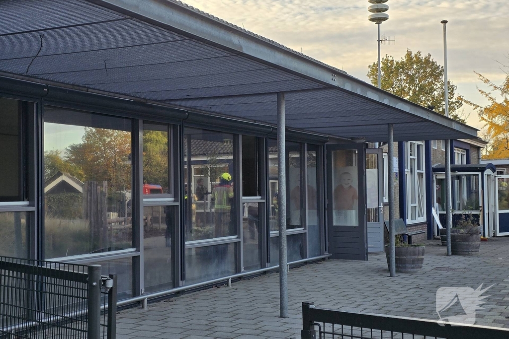 School ontruimd door brand