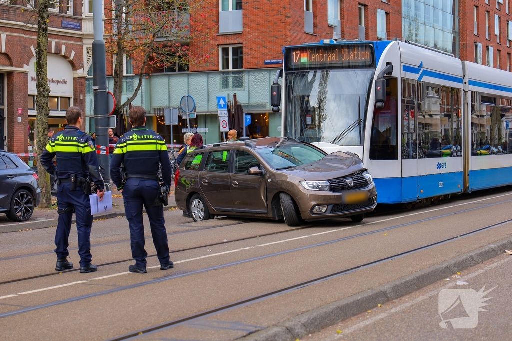 Meerdere gewonden bij aanrijding tussen auto en tram