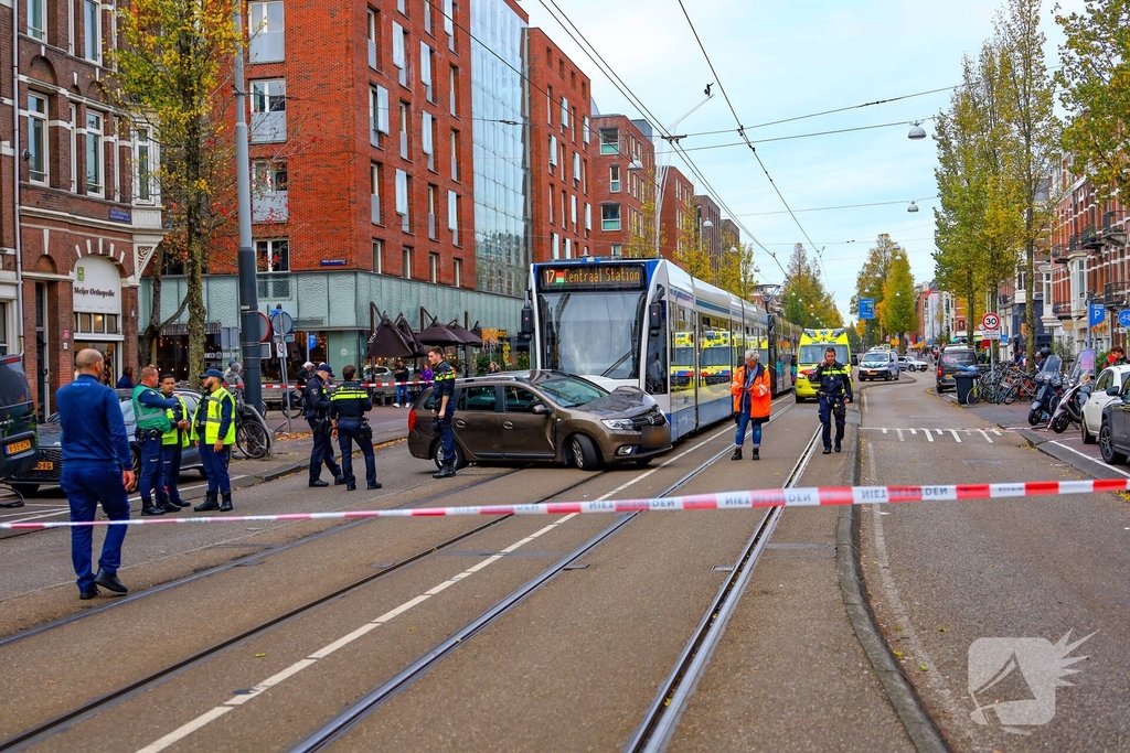 Meerdere gewonden bij aanrijding tussen auto en tram