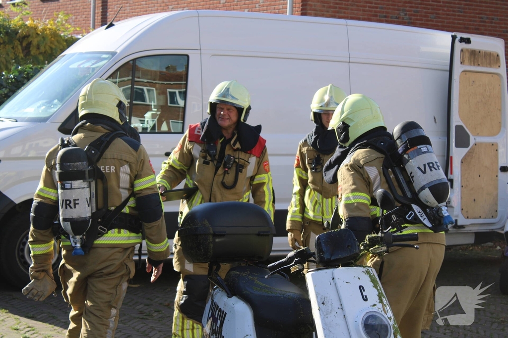 Rookontwikkeling in bestelbus