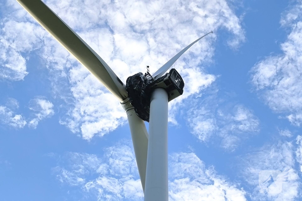 Herstel windmolen na brand vergt tijd