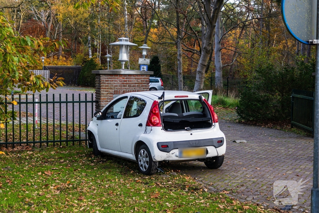 Vrachtwagen zorgt voor ongeval met personenauto