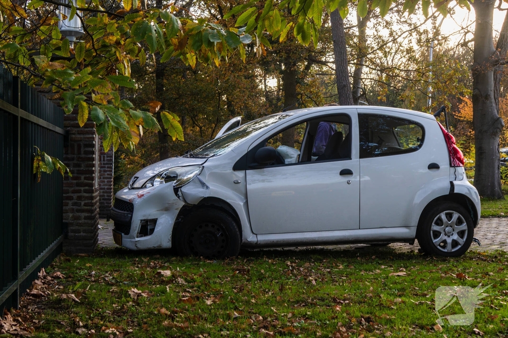 Vrachtwagen zorgt voor ongeval met personenauto