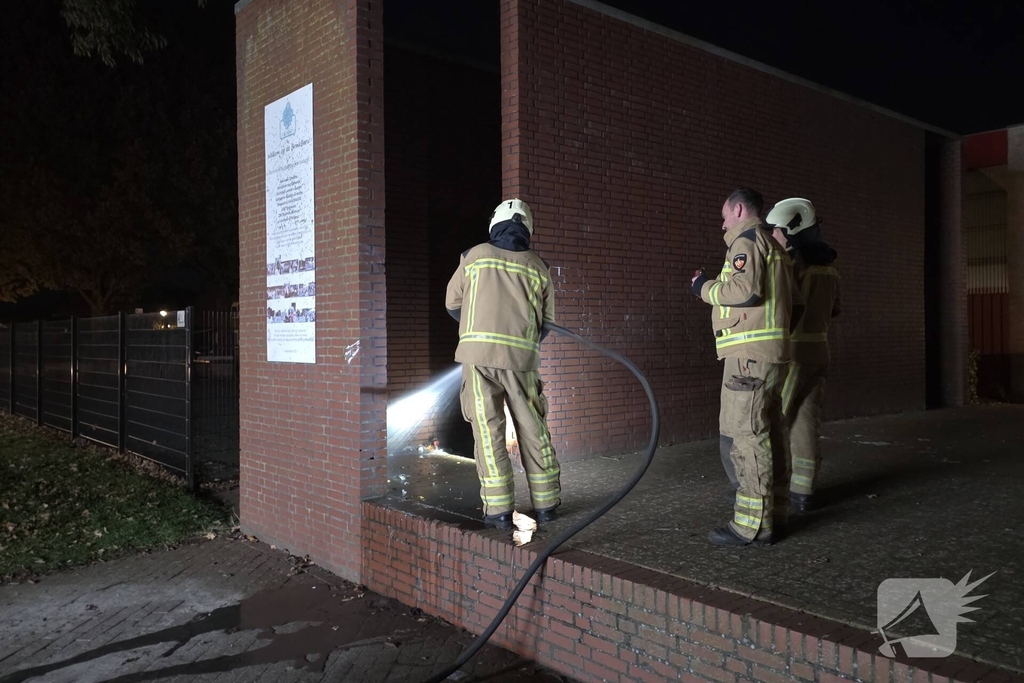Afval in brand gestoken op speelplein