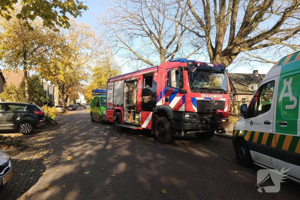 Vogel vast in speeltoestel, hulpdiensten ingezet