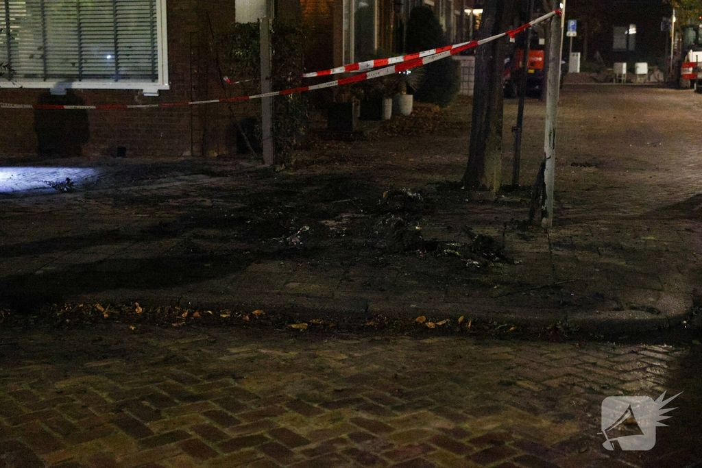 Auto volledig uitgebrand