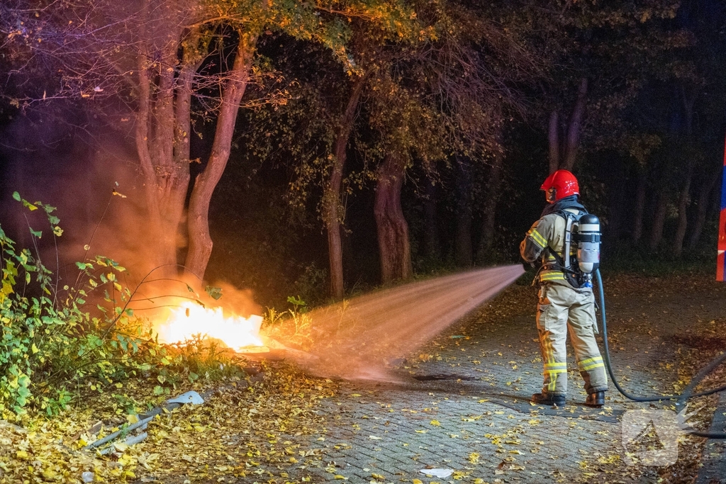 Brand langs weg is mogelijk brandstichting