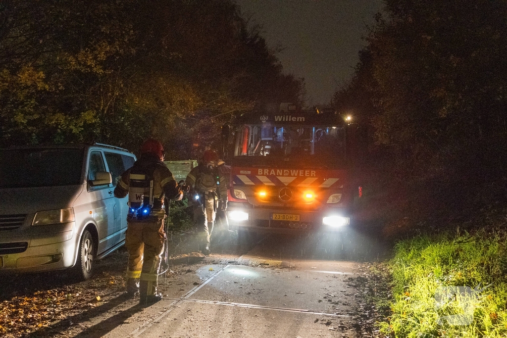 Brand langs weg is mogelijk brandstichting