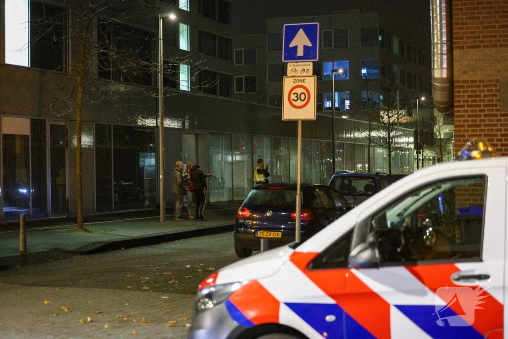 Onderzoek nadat explosie voordeur beschadigt