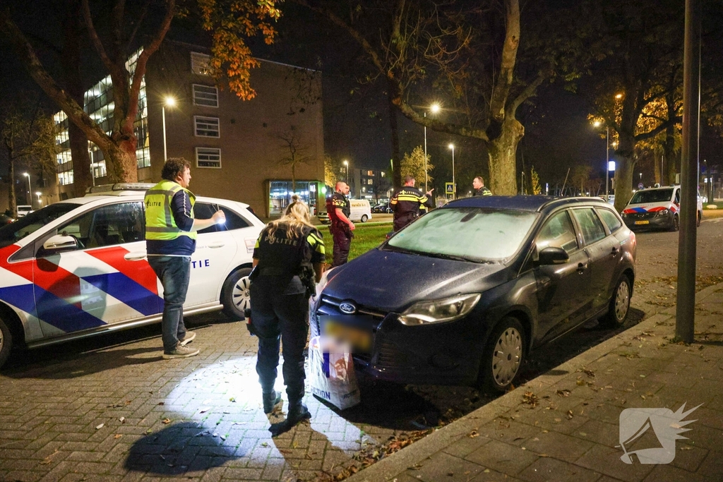 Vijf aanhoudingen en vondst van geld na drugsdeal
