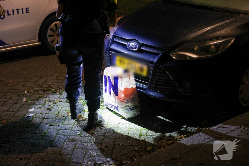 Vijf aanhoudingen en vondst van geld na drugsdeal