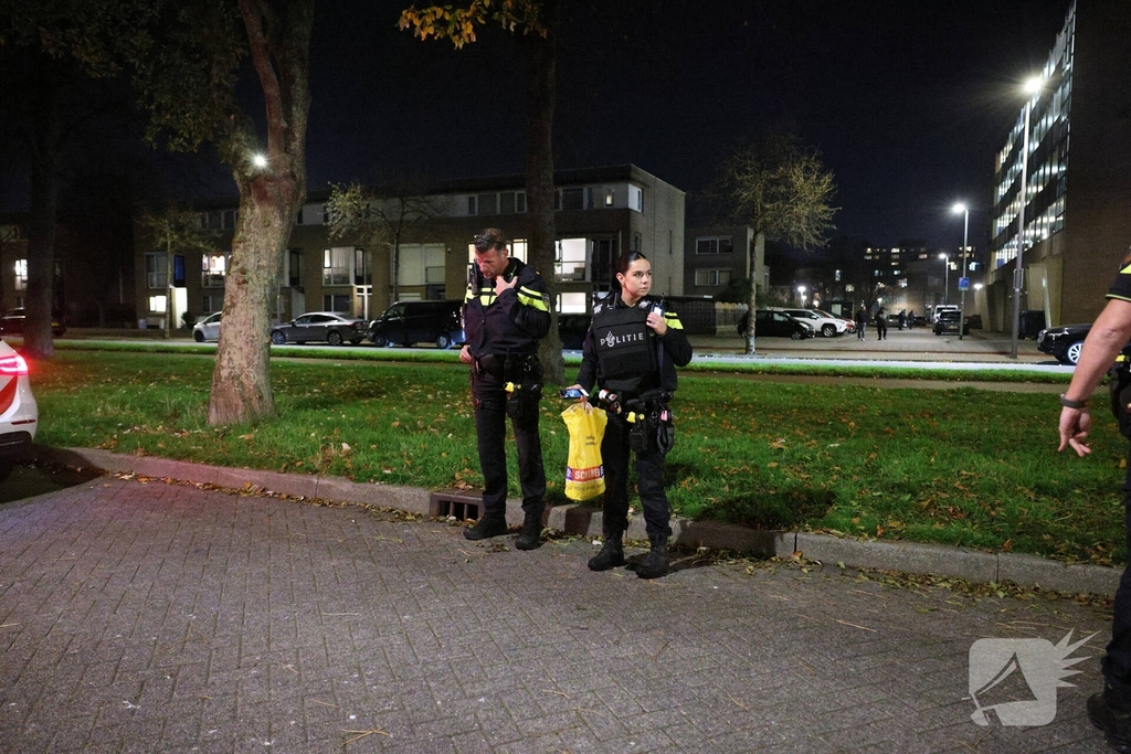 Vijf aanhoudingen en vondst van geld na drugsdeal