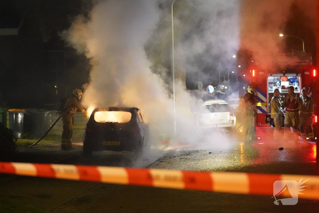 Auto volledig verwoest door brand