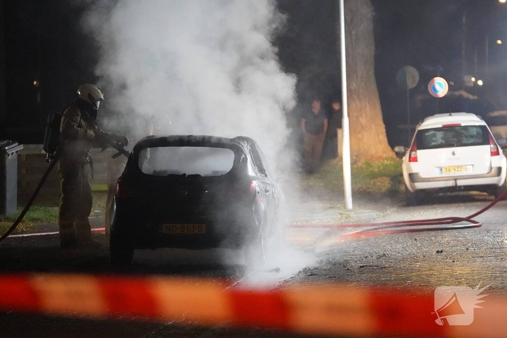 Auto volledig verwoest door brand