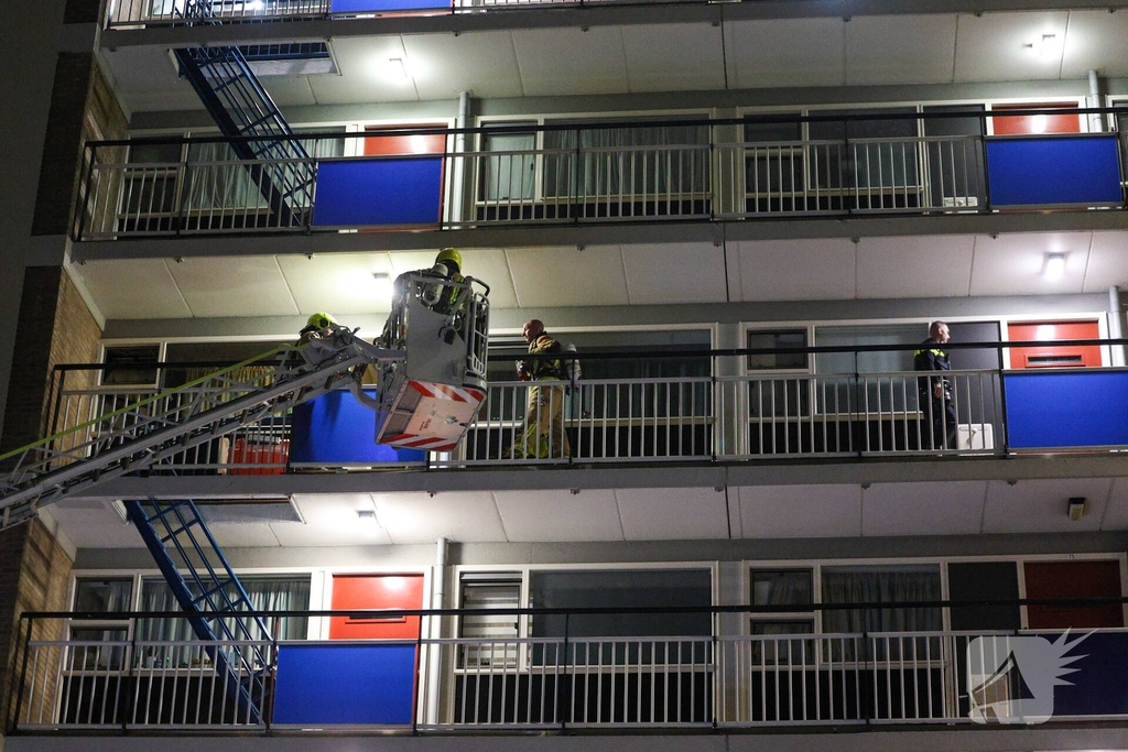 Woningbrand leidt tot ziekenhuisopname en politieonderzoek