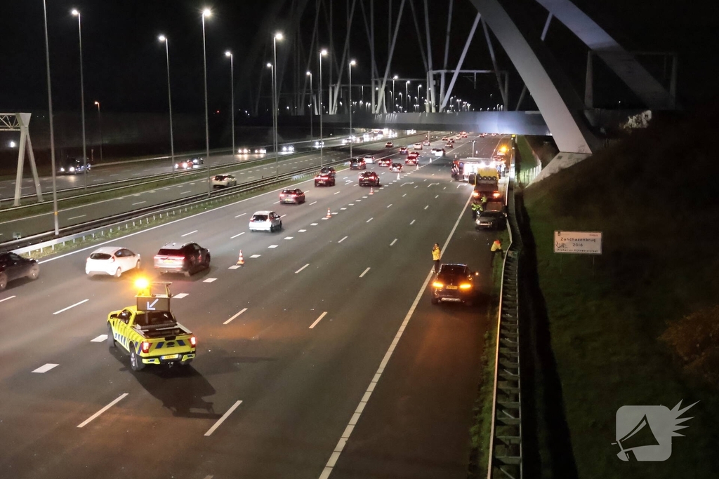 Botsing op snelweg leidt tot bevrijding van inzittende