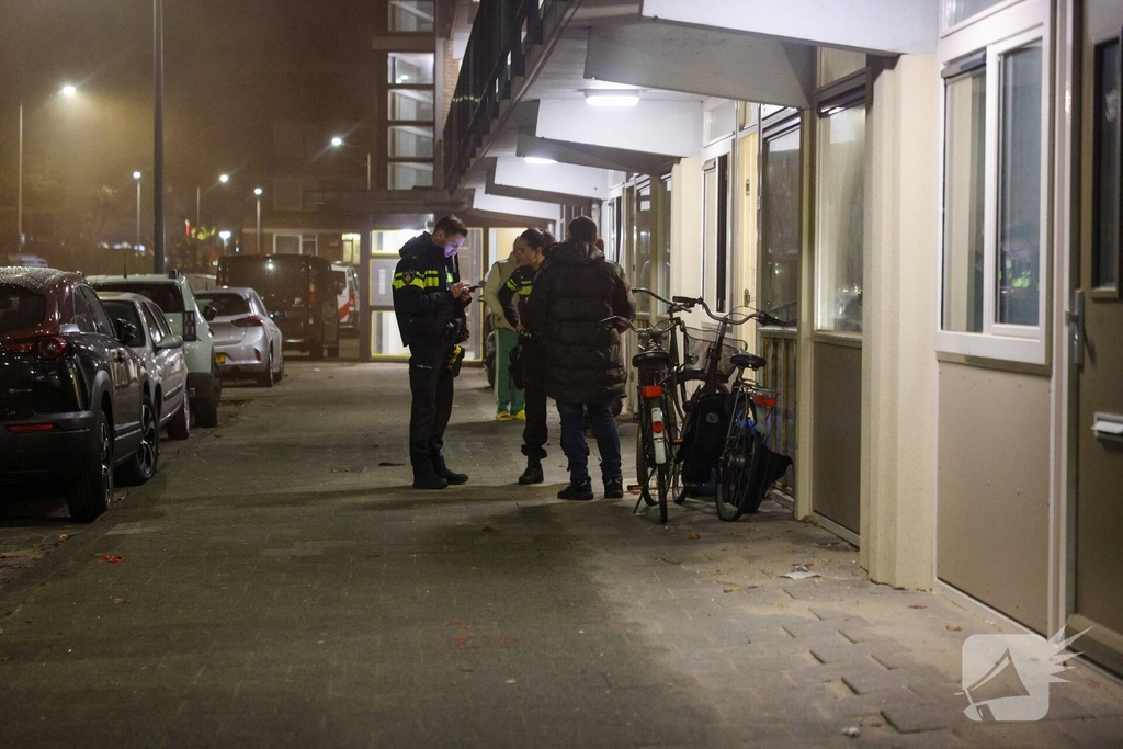 Woningbrand door noodsignaal met oranje rook