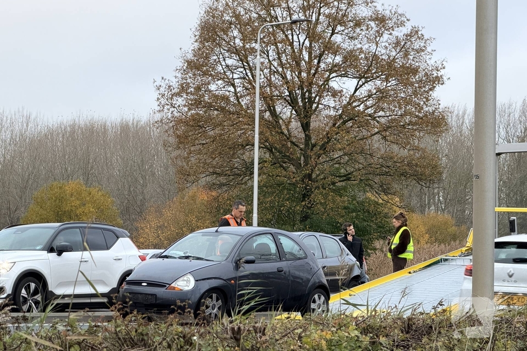 Ongeval leidt tot kopstaartaanrijding zonder gewonden