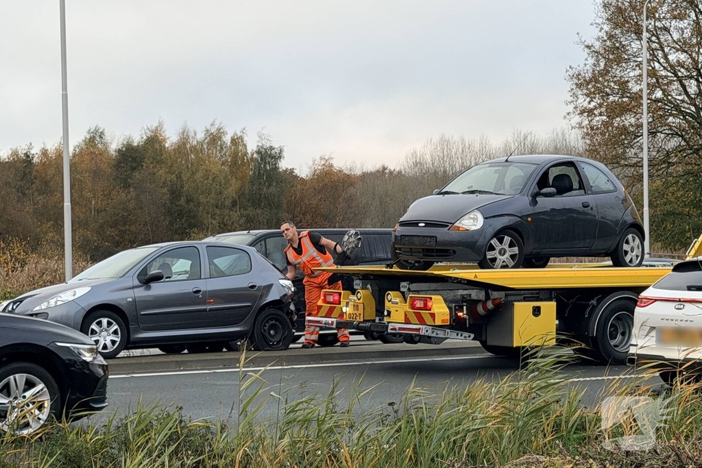 Ongeval leidt tot kopstaartaanrijding zonder gewonden