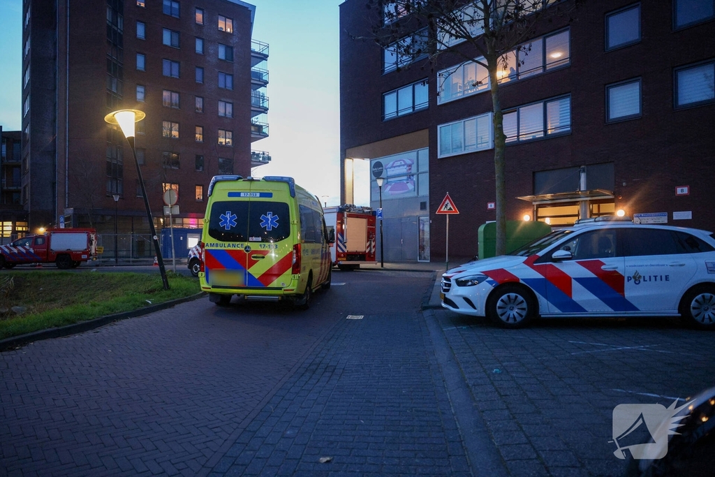 Liftmonteur valt drie meter in schacht