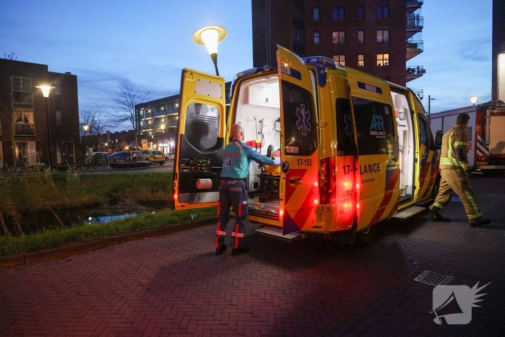 Liftmonteur valt drie meter in schacht