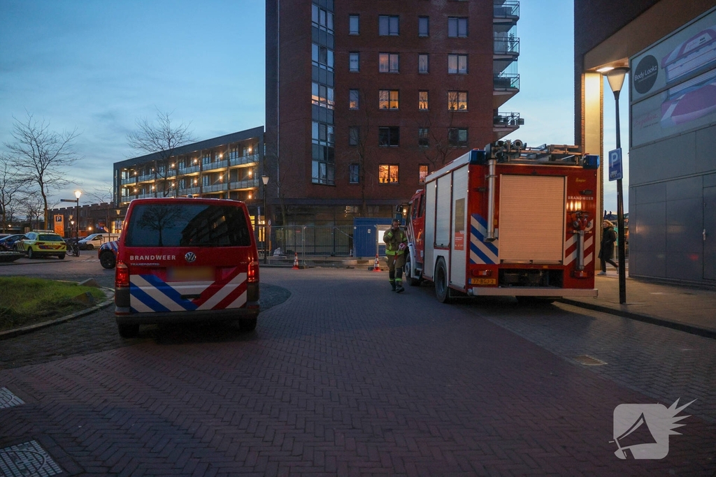 Liftmonteur valt drie meter in schacht