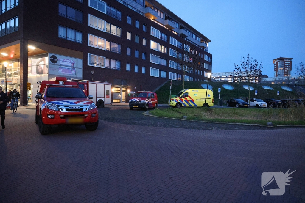 Liftmonteur valt drie meter in schacht