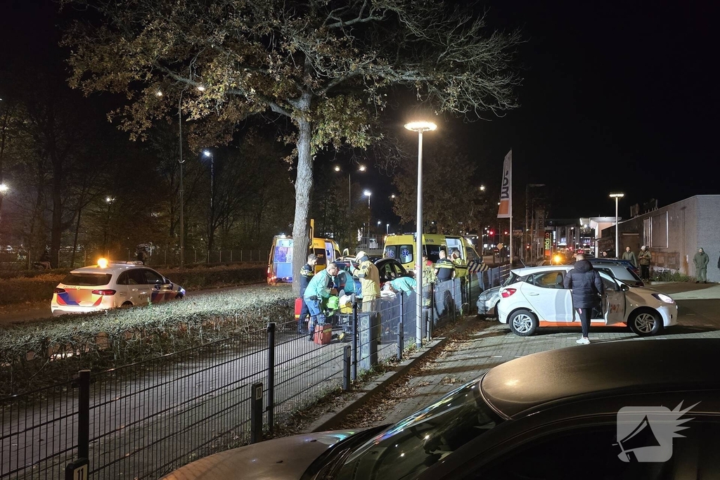 Automobilist rijdt fietser aan op fietspad