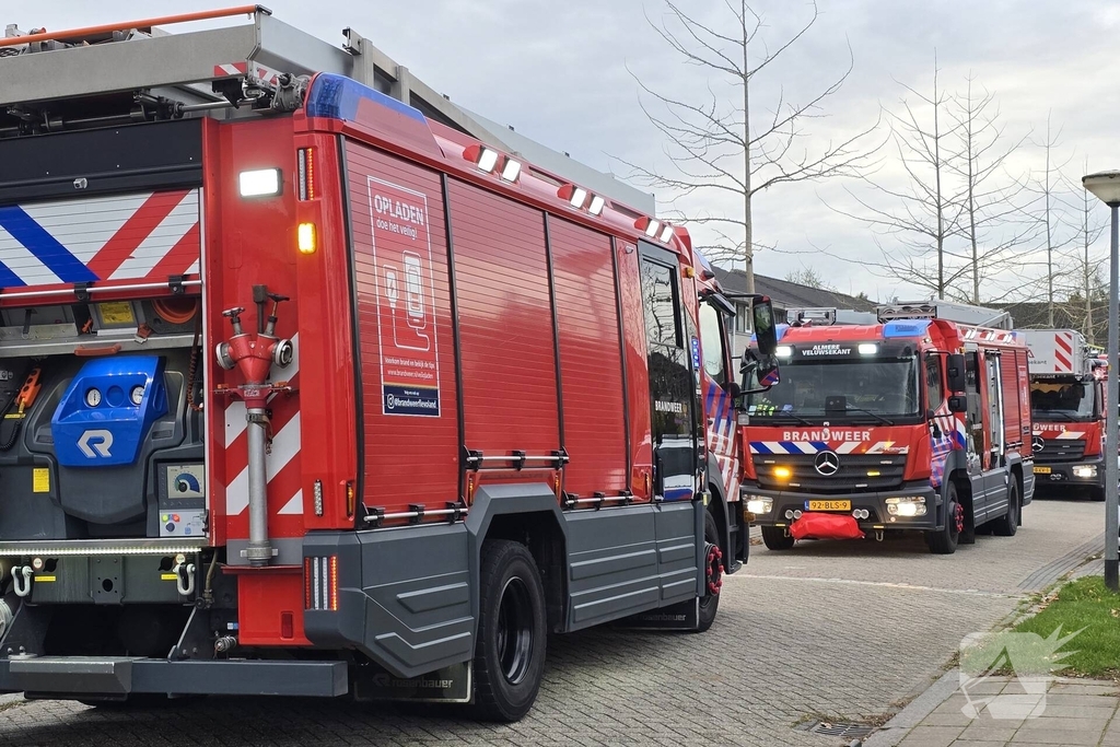 Woningbrand leidt tot grote inzet