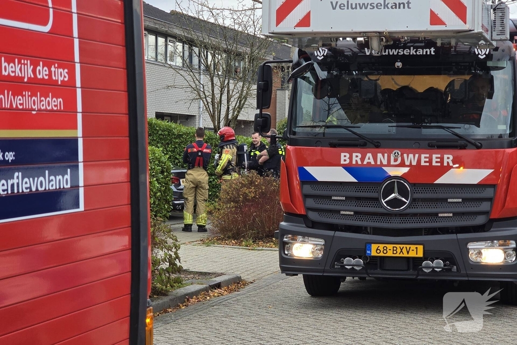 Woningbrand leidt tot grote inzet
