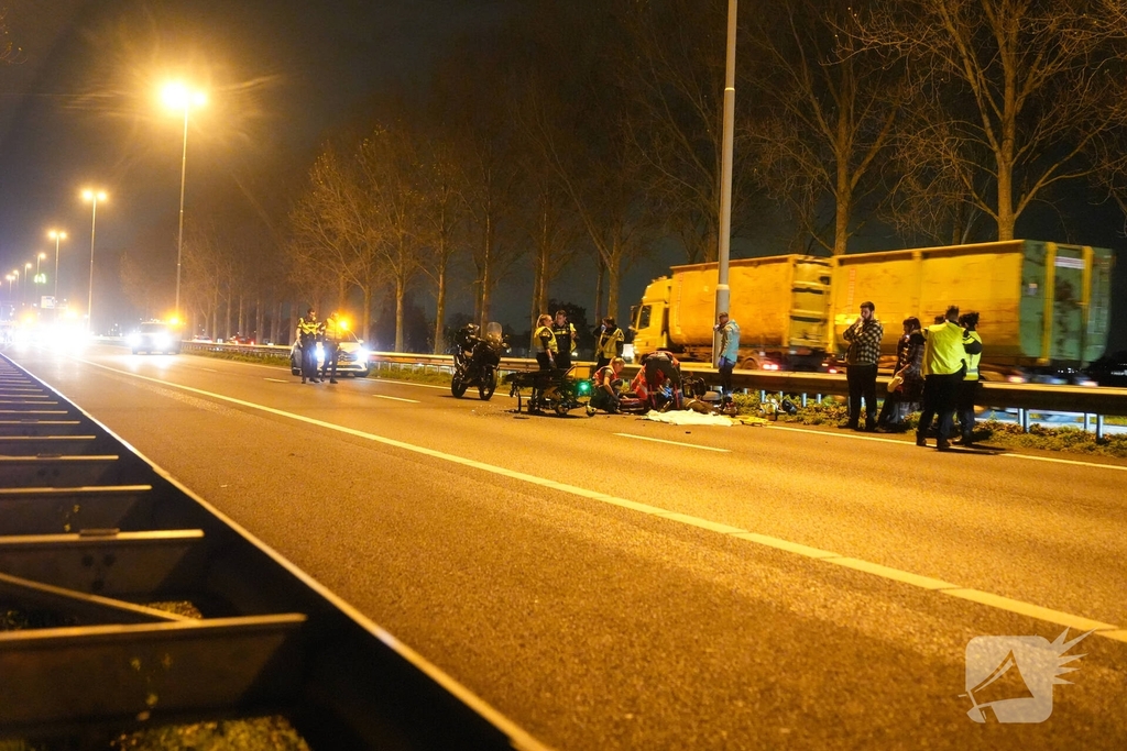 Ernstig ongeval met motor en auto op snelweg