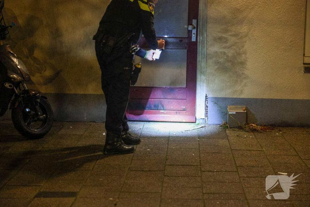 Explosie bij portiek mogelijk wraakactie